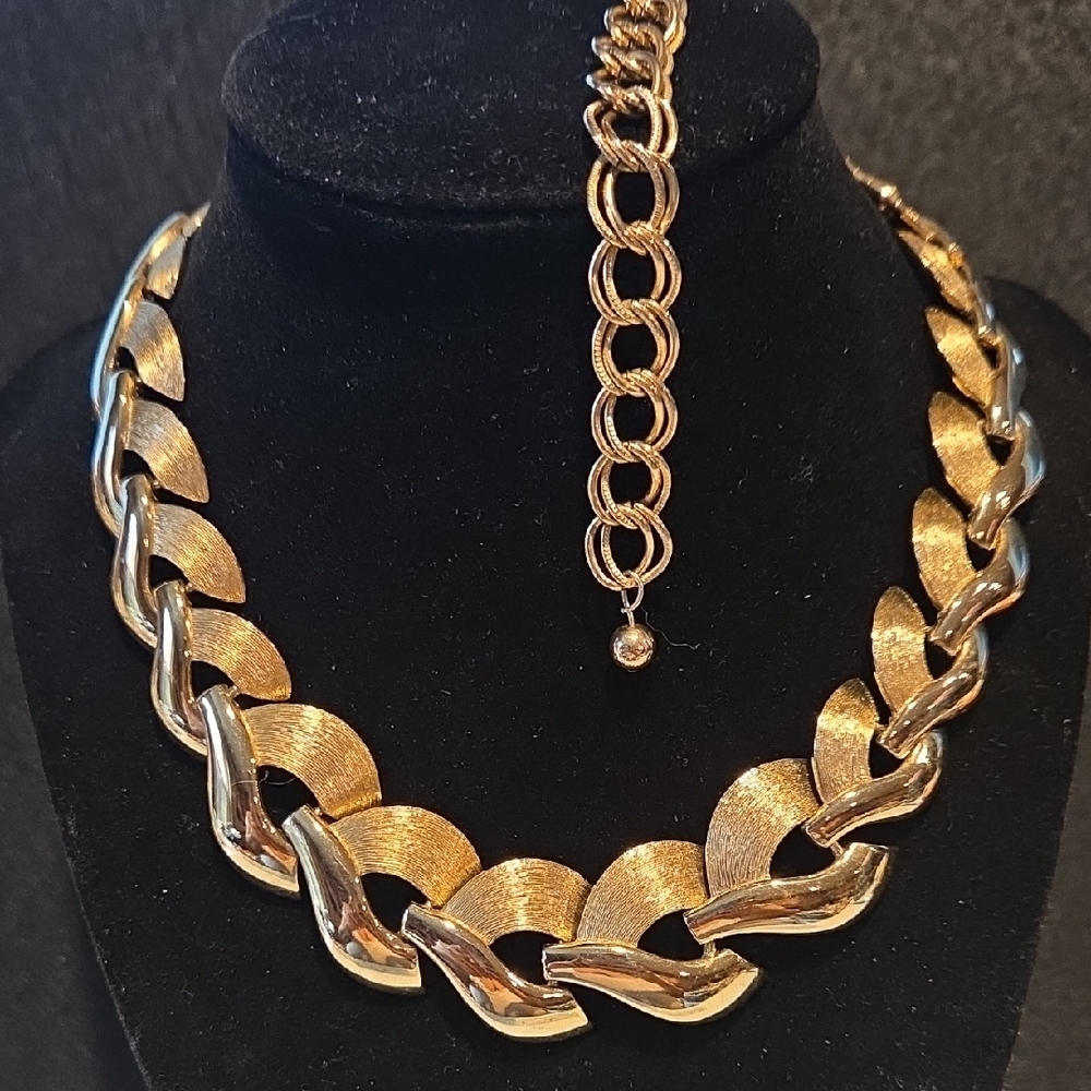 Elegant Gold and Silver Chain Necklace
